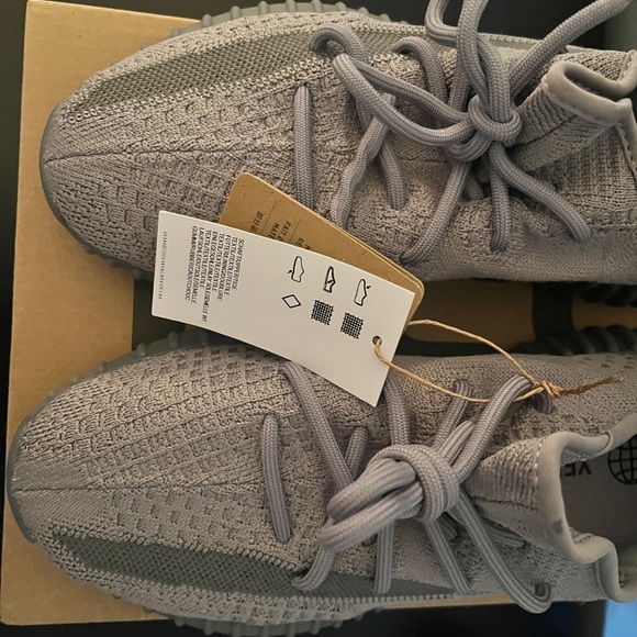 GREY YEEZY BOOST 350 V2 (NWT) - Picture 8 of 12